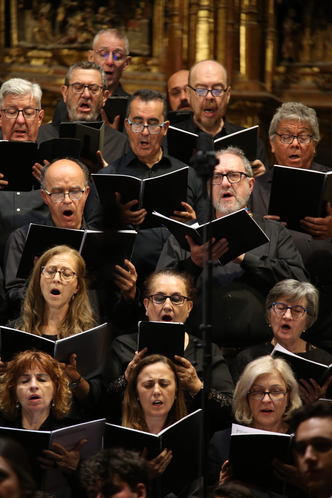 Fotografía 1 del Coro de la Asociación de Amigos del Teatro de la Maestranza
