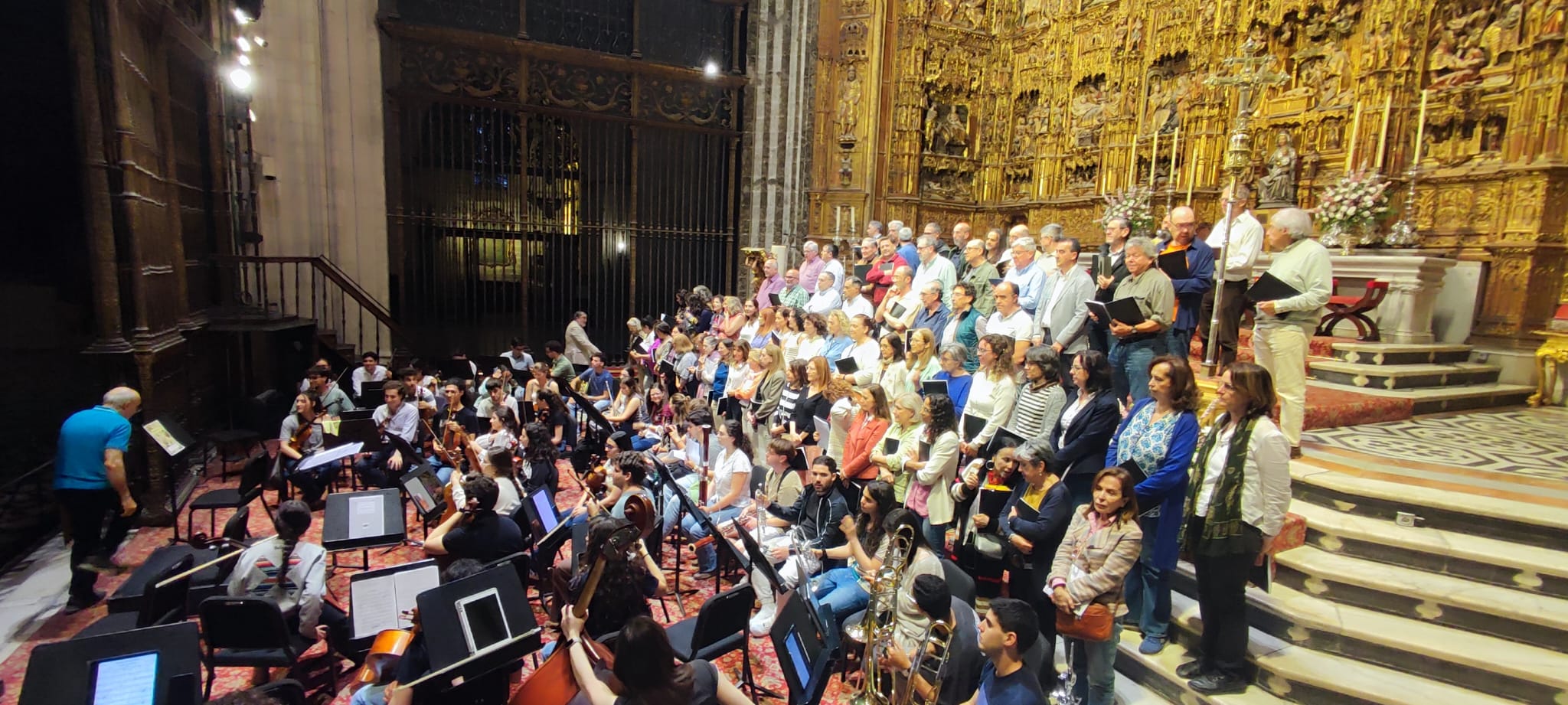 Fotografía 12 del Coro de la Asociación de Amigos del Teatro de la Maestranza